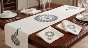 TABLE RUNNER WITH NAPKINS